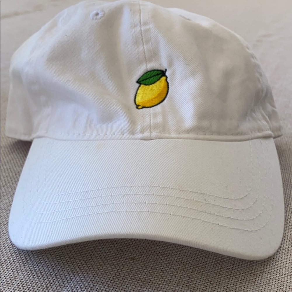 Brandy Melville lemon hat